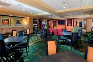 Free daily buffet breakfast  - Fairfield Inn & Suites by Marriott Charleston Airport/Convention Center (North Charleston)
