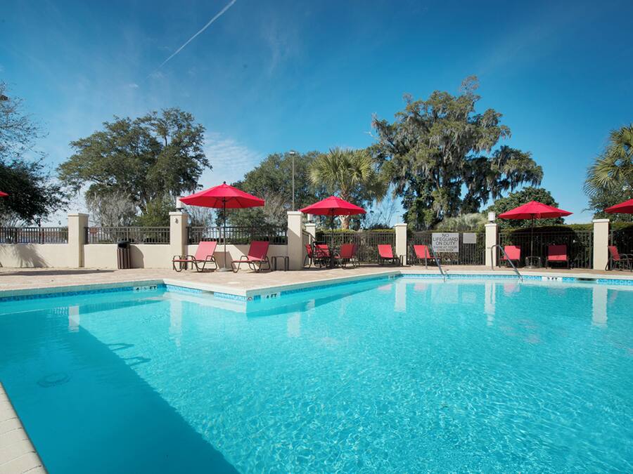 Outdoor pool, pool umbrellas, sun loungers
