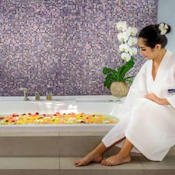 Couples treatment room(s), hot tub, body treatments, aromatherapy