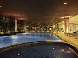 Indoor pool, sun loungers