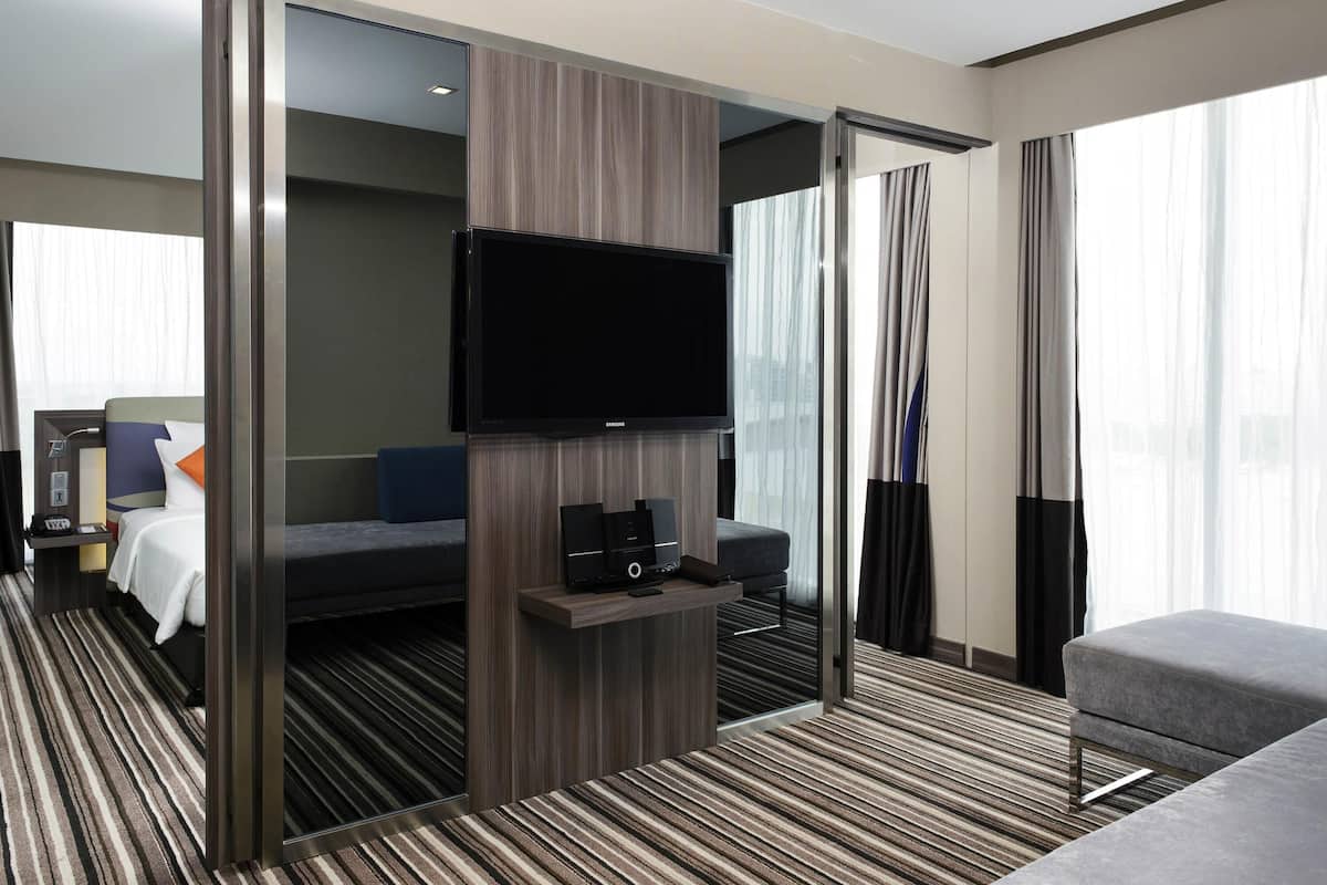 Premier Suite, 1 King Bed | 1 bedroom, minibar, in-room safe, individually decorated