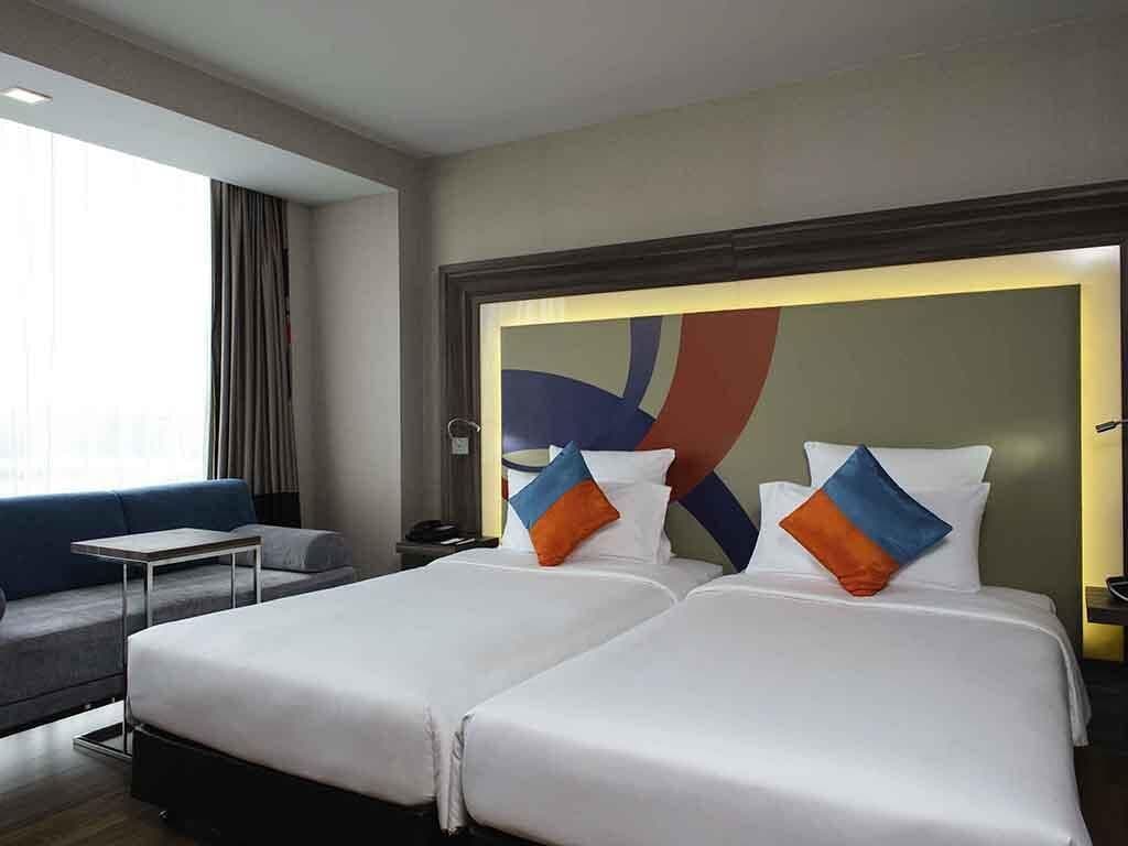Chambre Standard avec lits jumeaux, 2 lits une place | Minibar, coffres-forts dans les chambres, décoration personnalisée
