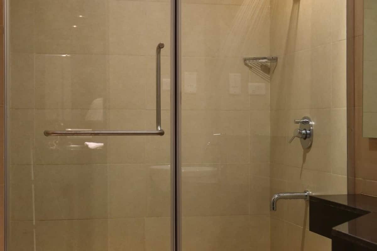 executive room | bathroom shower
