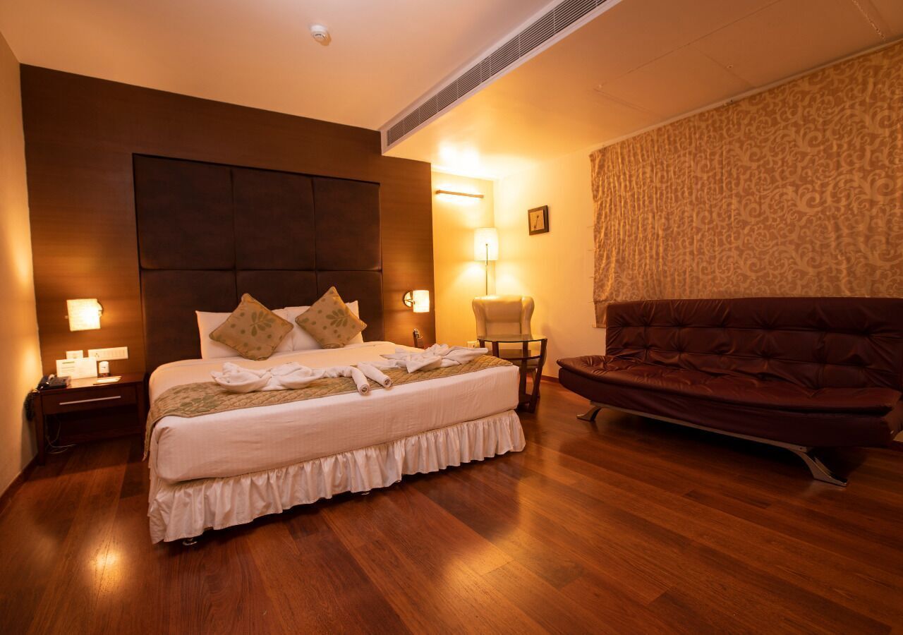 Pillow-top beds, minibar, in-room safe, laptop workspace