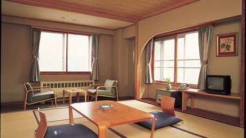 Down duvets, in-room safe, free WiFi, bed sheets