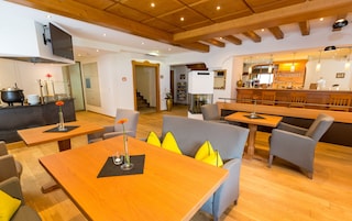 Coin salon dans le hall