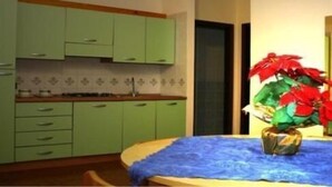 Repas dans la chambre