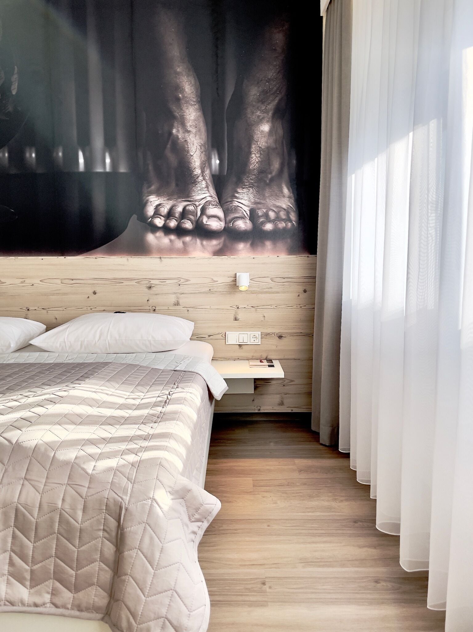 Habitación doble estándar | Caja de seguridad en la habitación, escritorio y insonorización 