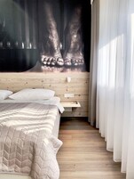 Standard Double Room | In-room safe, desk, soundproofing, iron/ironing board