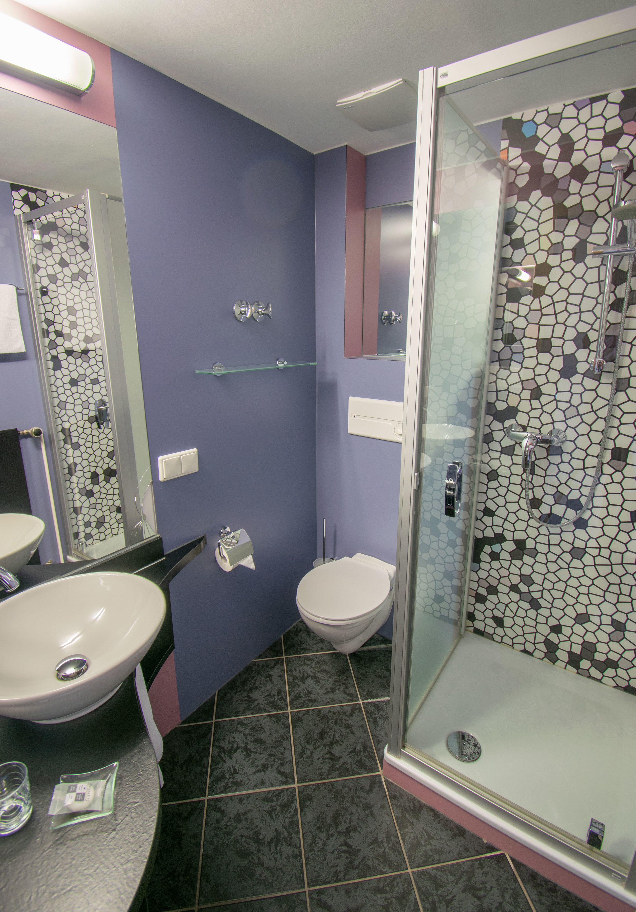 shower, rainfall showerhead, free toiletries, hair dryer