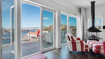 Individuell inredning, unika möbler och strykjÀrn/strykbrÀda