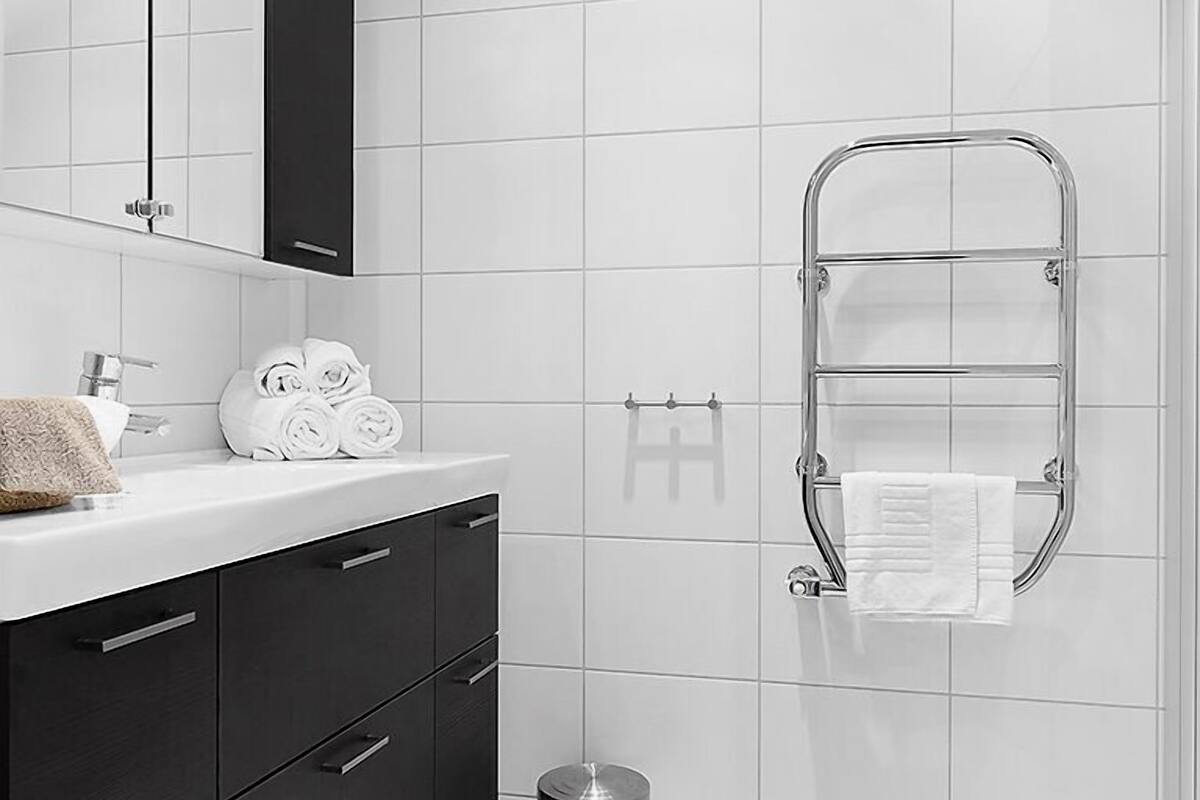 exclusive condo, 2 bedrooms | bathroom | shower, towels