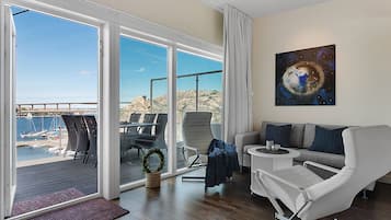 Individuell inredning, unika möbler och strykjÀrn/strykbrÀda