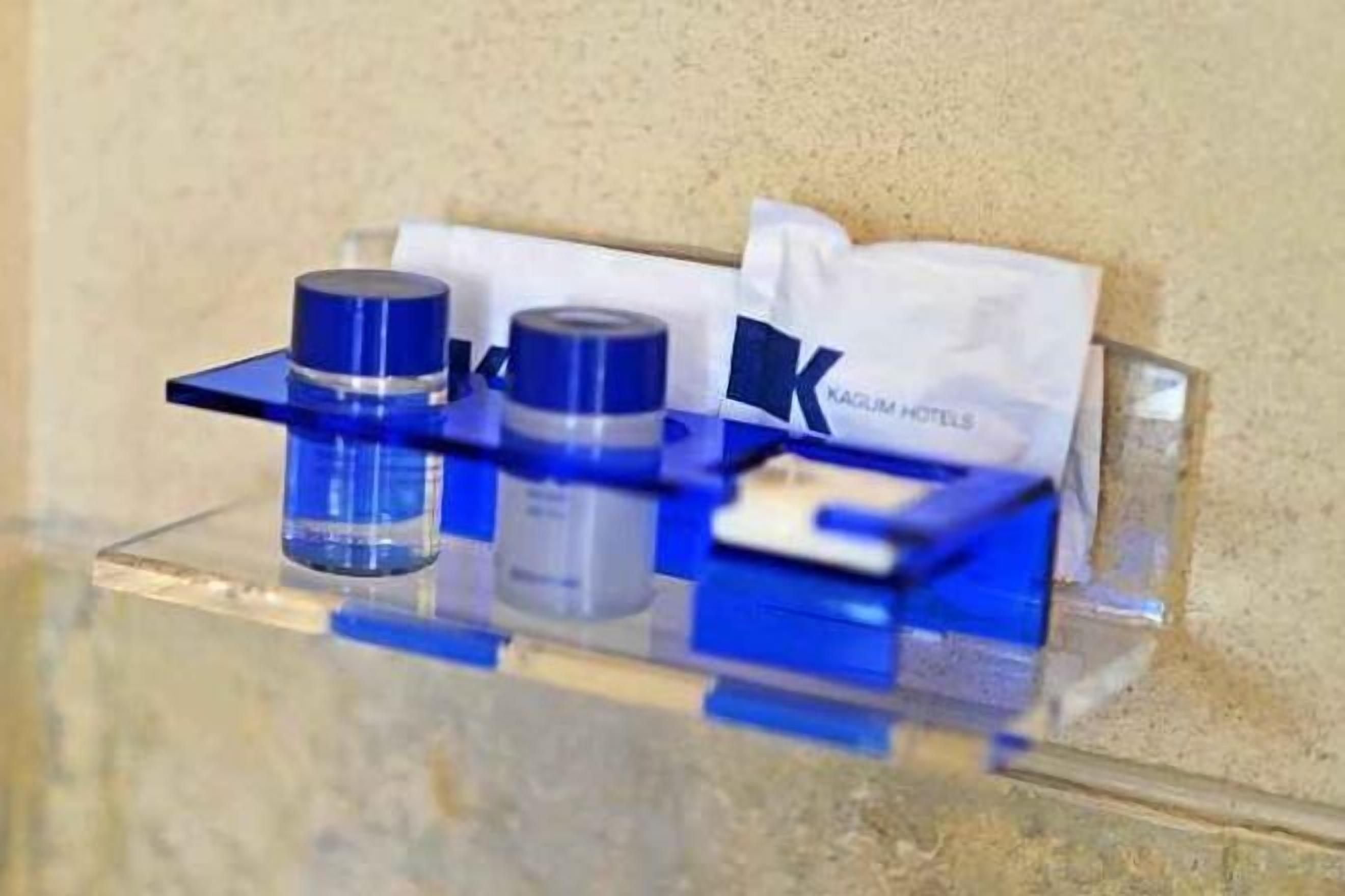 浴室設施 | 淋浴設備、免費盥洗用品、拖鞋、毛巾