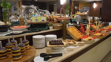 Daily buffet breakfast for a fee