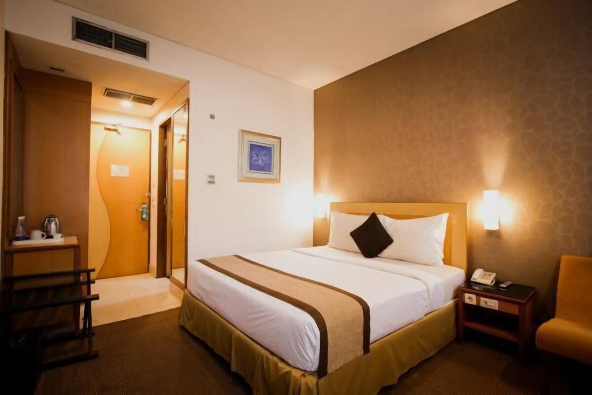 高級寢具、書桌、隔音、免費無線上網