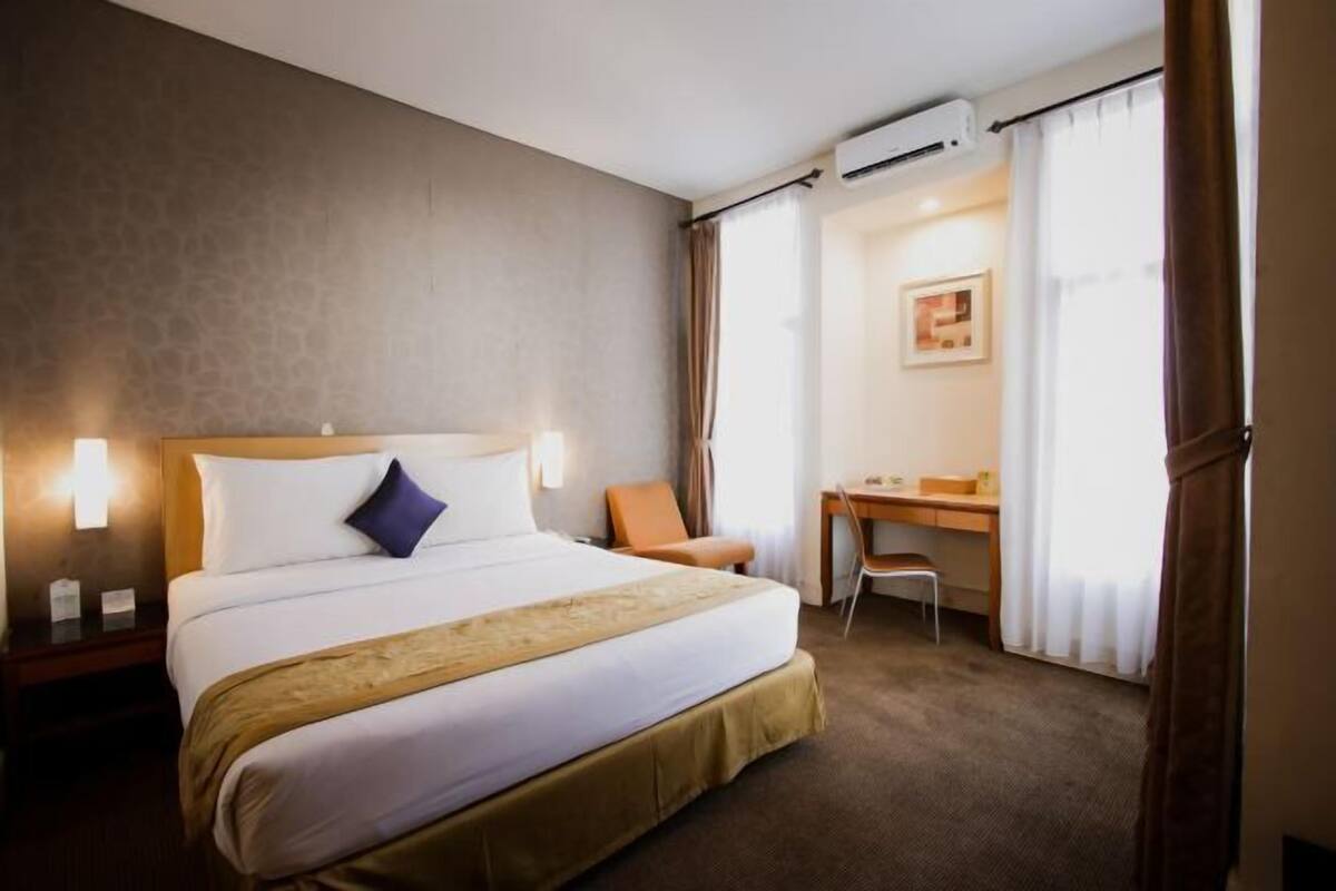 高級寢具、書桌、隔音、免費無線上網