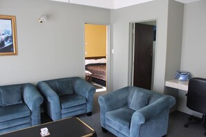 TV - 193 Aorangi Manor Motel (Blenheim)