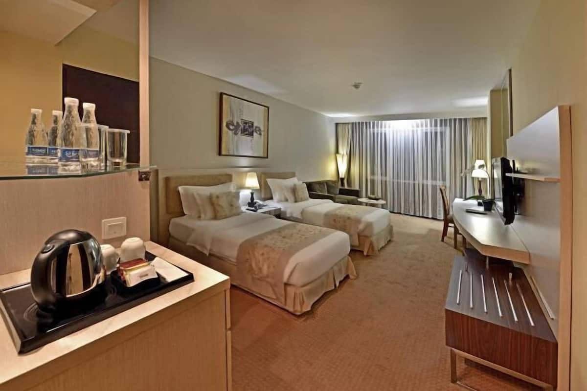 In-room safe, desk, blackout drapes, soundproofing