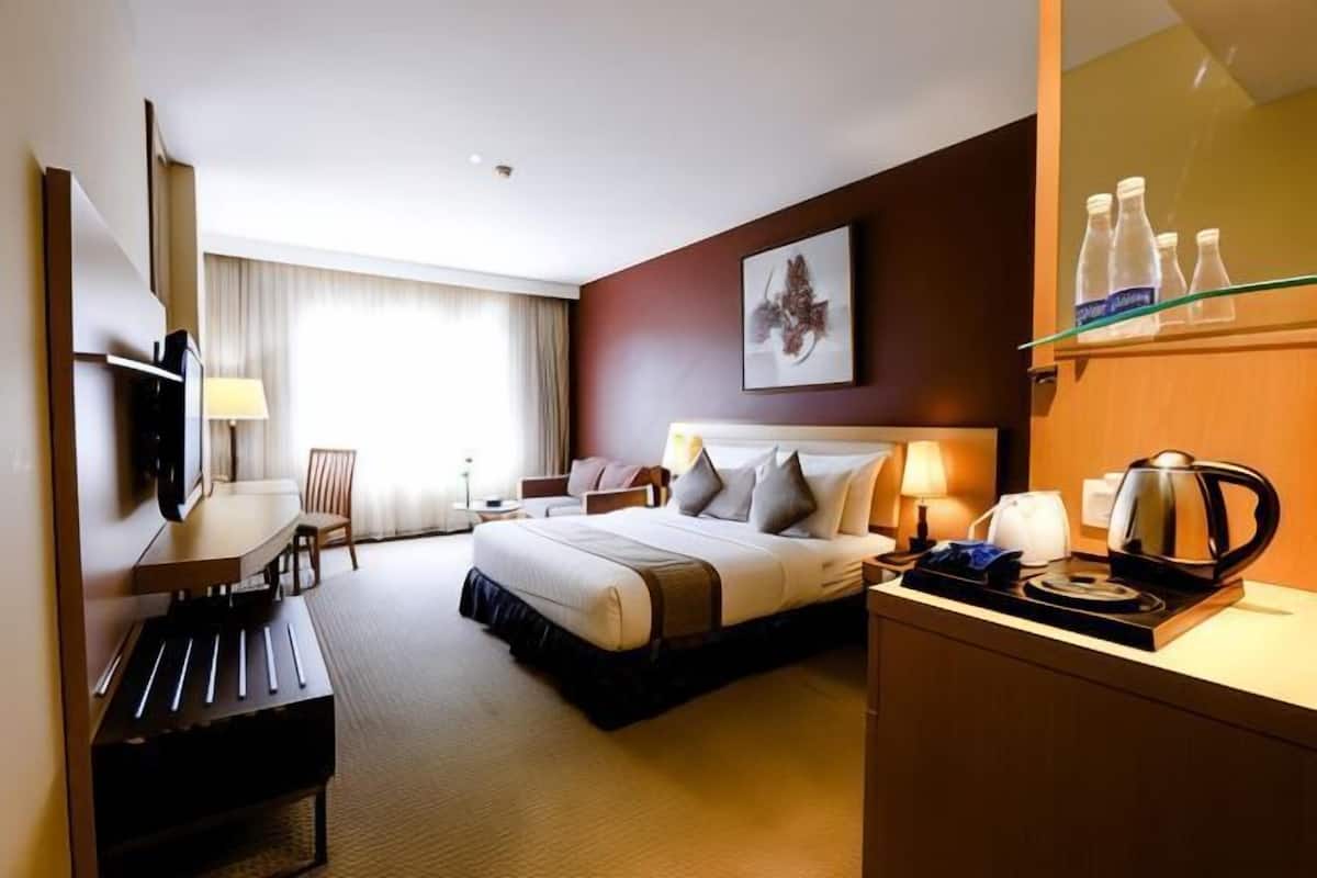 In-room safe, desk, blackout curtains, soundproofing