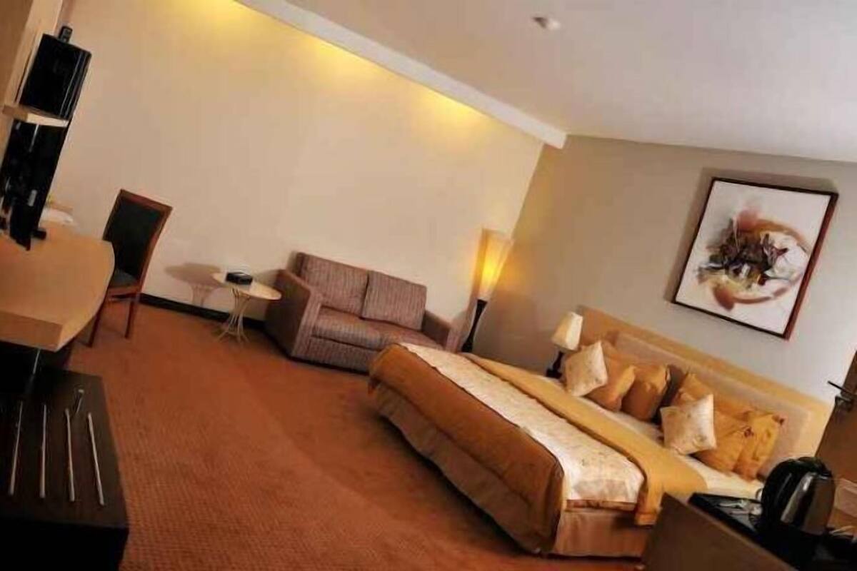 In-room safe, desk, blackout drapes, soundproofing