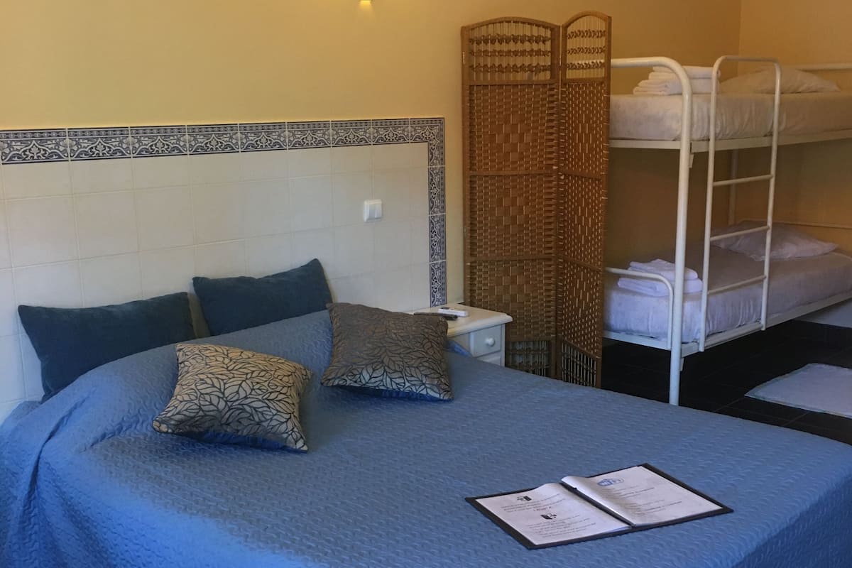Insonorización, wifi gratis y ropa de cama