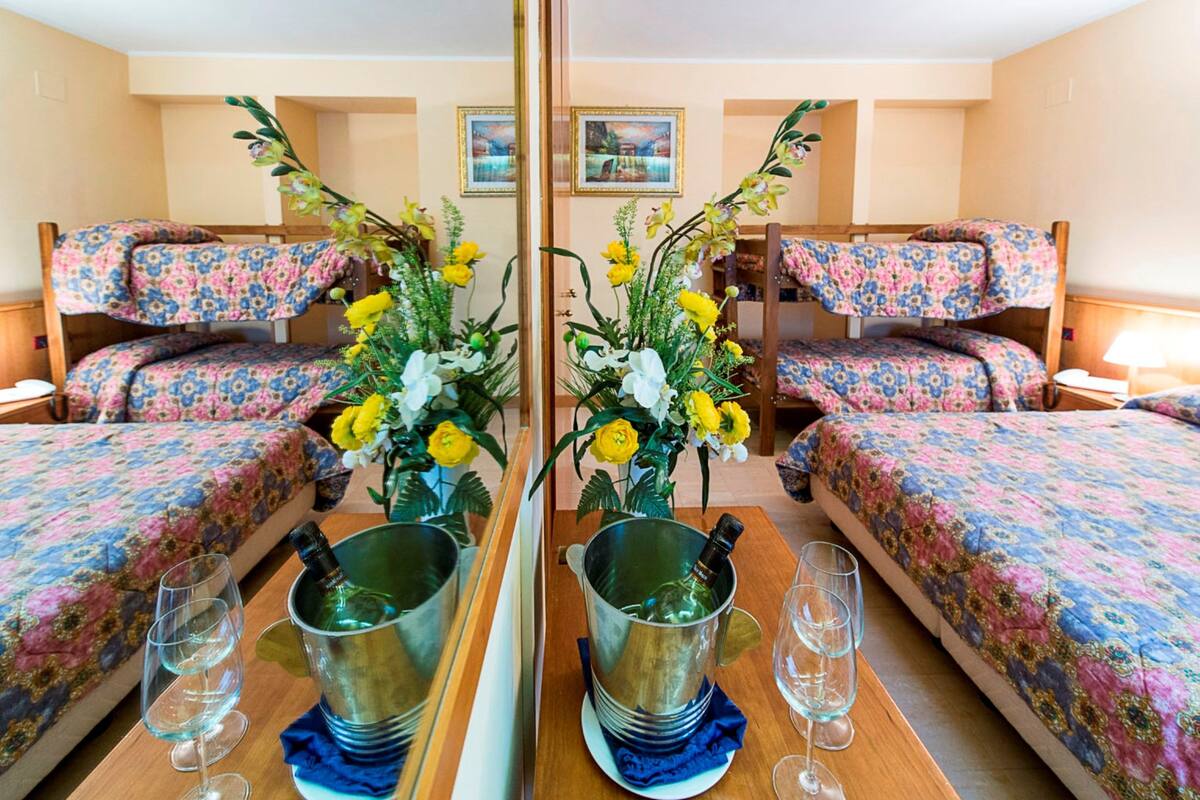 family room | minibar, in-room safe, desk, free wired internet