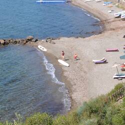 Private beach, sun-loungers, beach umbrellas, beach towels