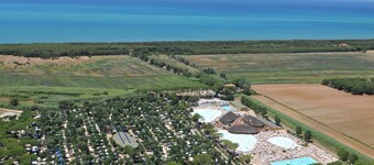 Hu Park Albatros Village