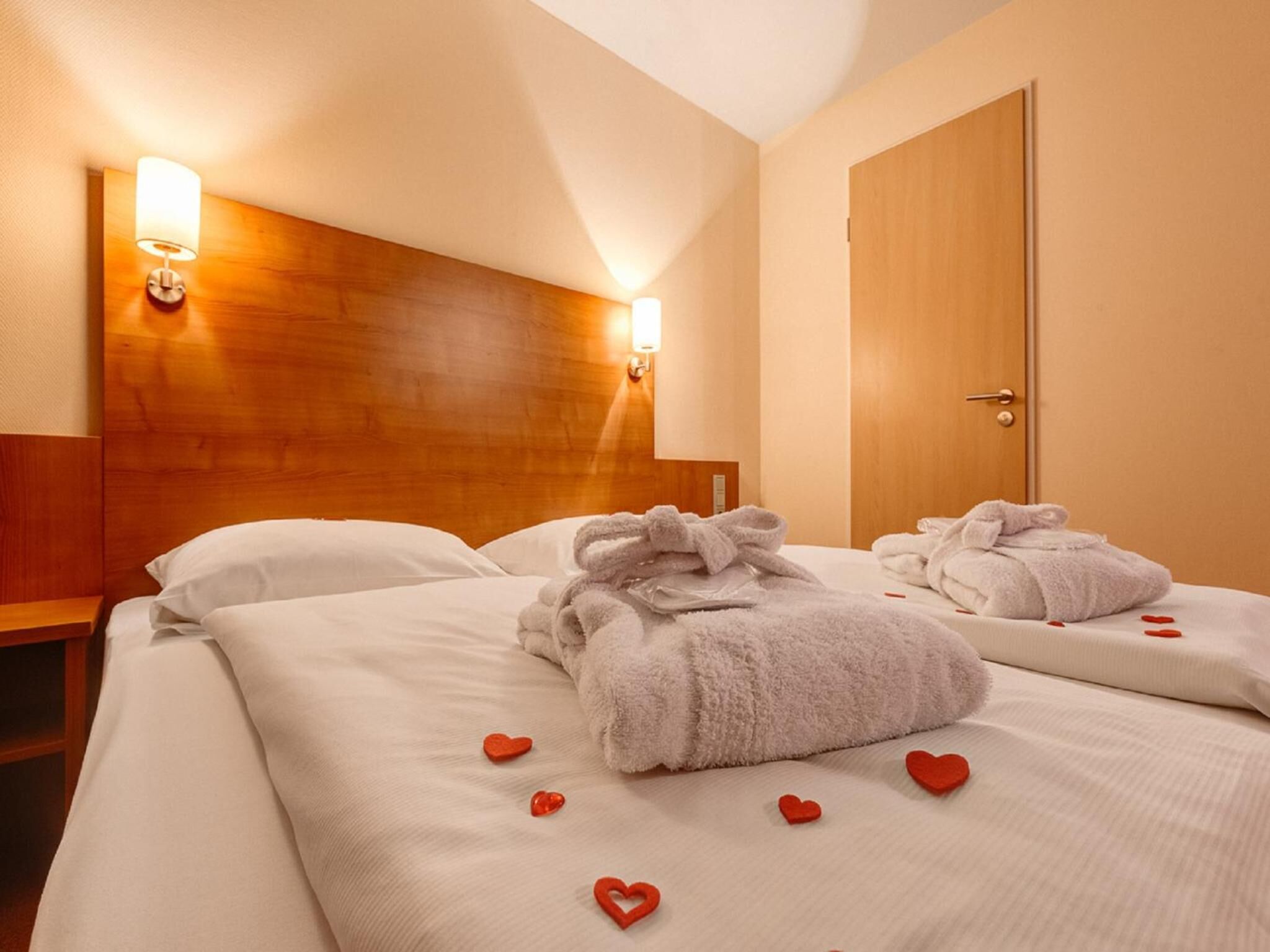 1 bedroom, in-room safe, desk, blackout curtains