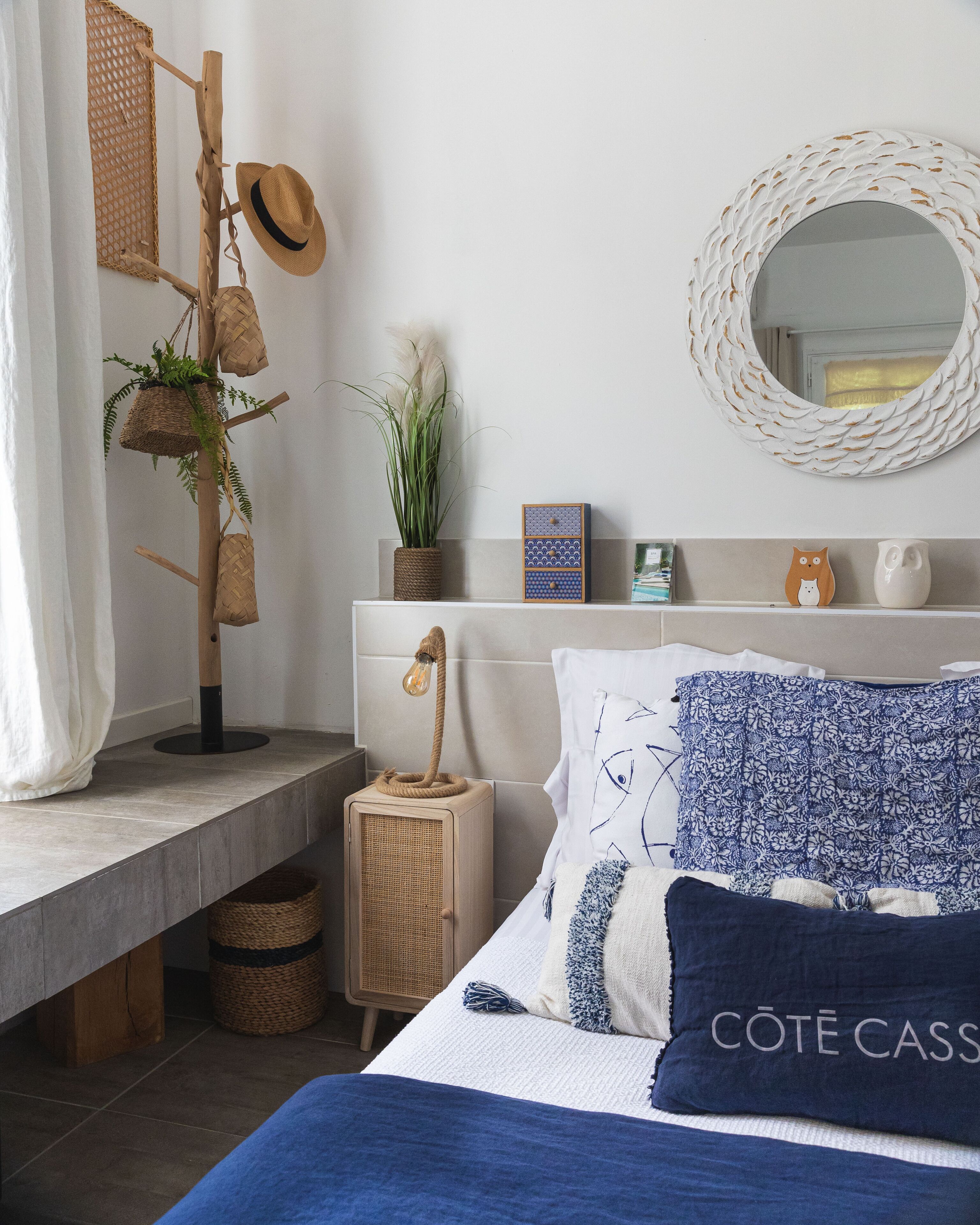 bungalow (spa) | in-room safe, individually decorated, desk, free wifi