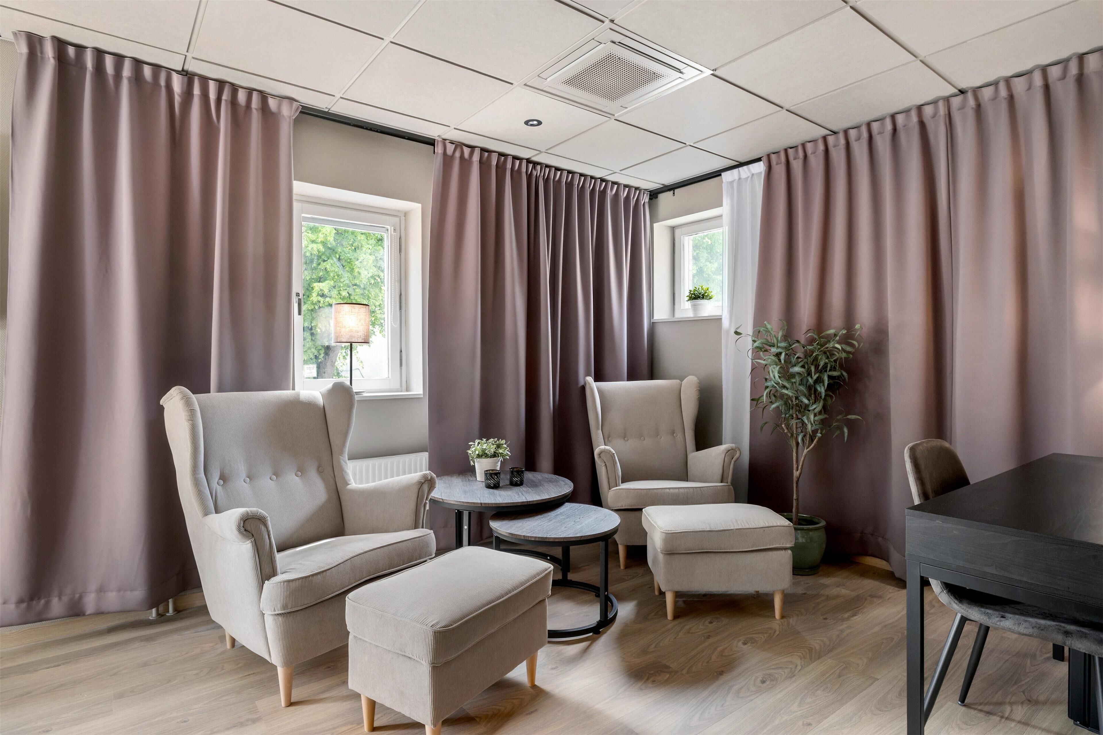 Junior Suite, 1 King Bed, Hot Tub, City View | Desk, cribs/infant beds, free WiFi, bed sheets