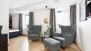 Deluxe Room, 1 King Bed, Non Smoking | Room amenity