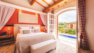 Suite, Balcony (Topaze) | In-room safe, individually decorated, desk, laptop workspace