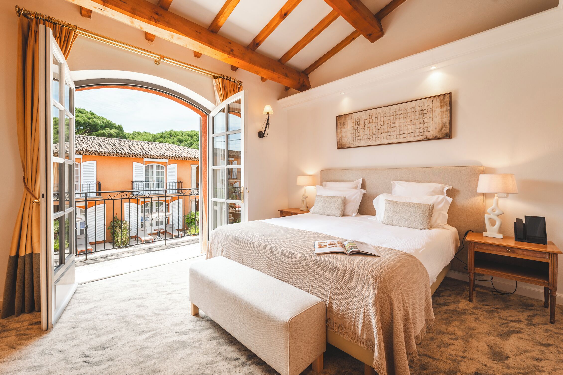 suite, balcony (emeraude) | 1 bedroom, in-room safe, individually decorated, desk