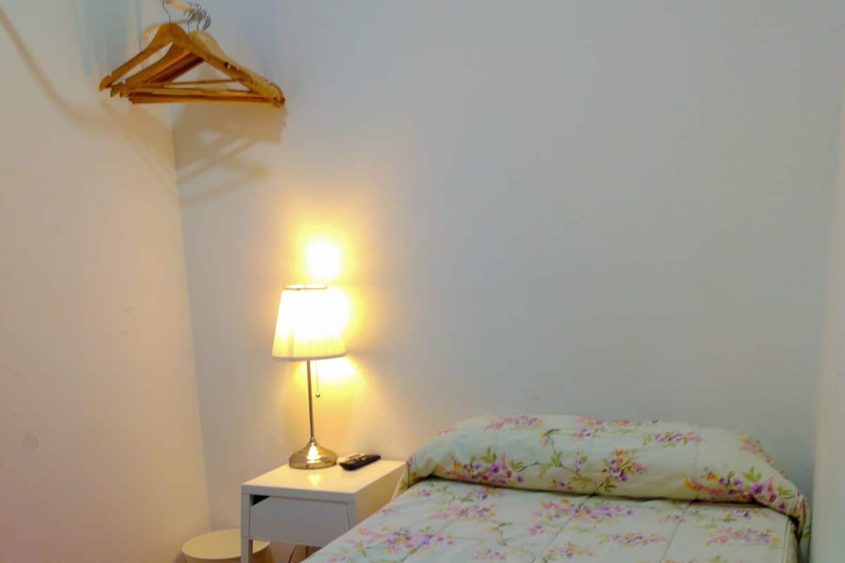 Down duvets, free WiFi, bed sheets