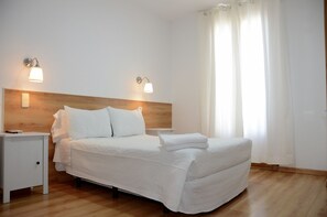 Cubrecamas, wifi gratis y ropa de cama 