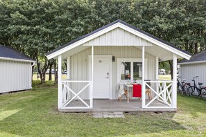 Basic Stuga (exklusive handdukar, lakan, städning) | Terrass/Patio