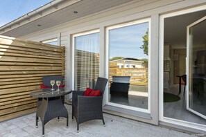 Double or Twin Room, Kitchenette (Incl. Towels, Sheets, Cleaning) | Terrace/patio - First Camp Malmö (Malmö)