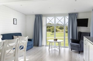 Bungalow, 2 Bedrooms (Excluding Towels, Sheets, Cleaning) | Cribs/infant beds, free WiFi