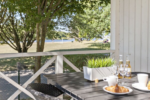 Bungalow - 2 sovrum (exklusive handdukar, lakan, städning) | Terrass/Patio