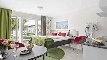 Double or Twin Room, Kitchenette (Incl. Towels, Sheets, Cleaning)