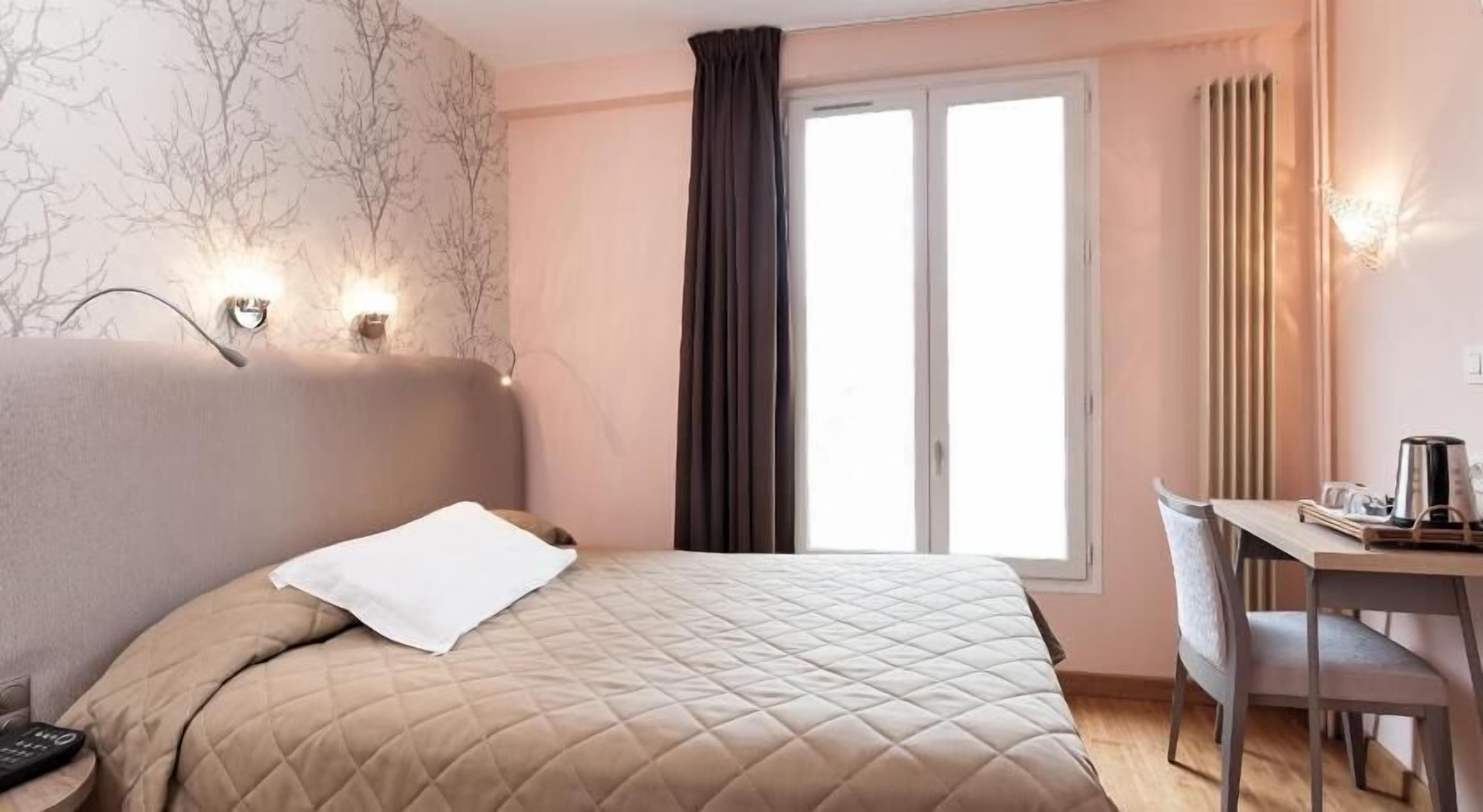 Select Comfort beds, in-room safe, desk, soundproofing