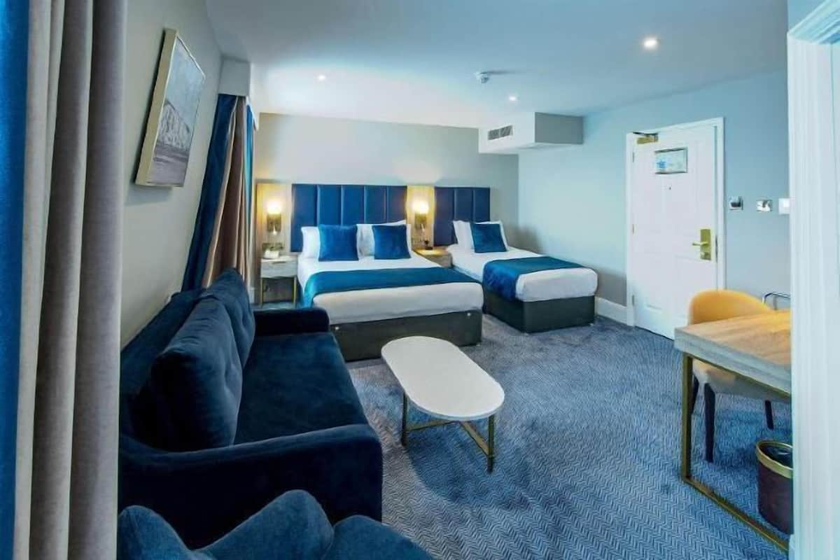 1 bedroom, premium bedding, memory-foam beds, in-room safe