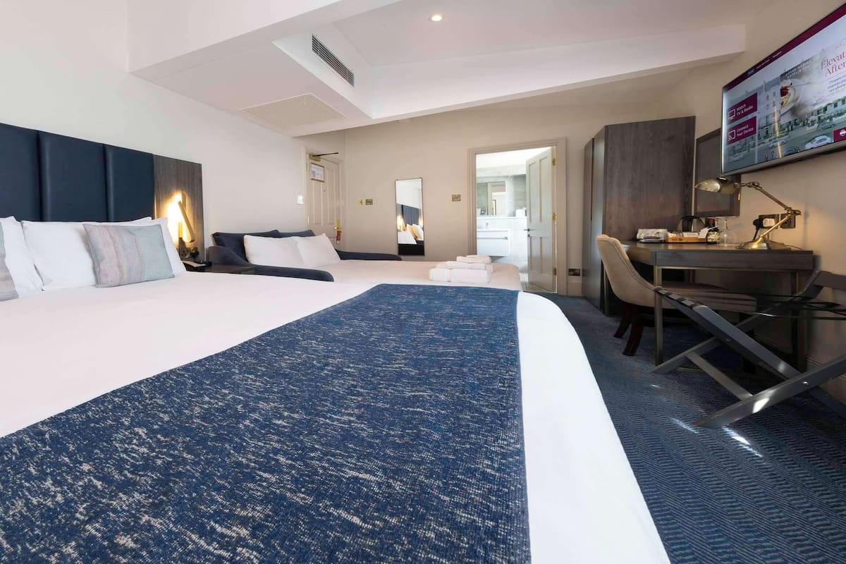 Family Room, 2 Double Beds, Non Smoking (Family 4) | 1 bedroom, premium bedding, memory foam beds, in-room safe