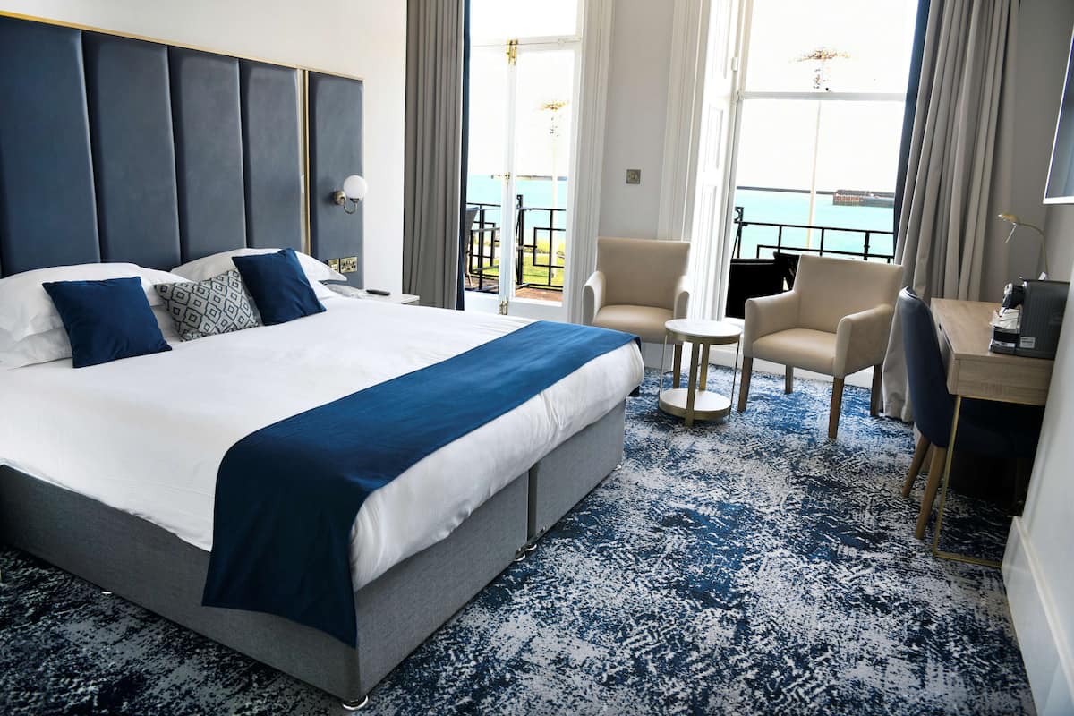 1 bedroom, premium bedding, memory foam beds, in-room safe