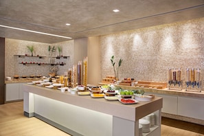 Desayuno buffet todos los días (con cargo)