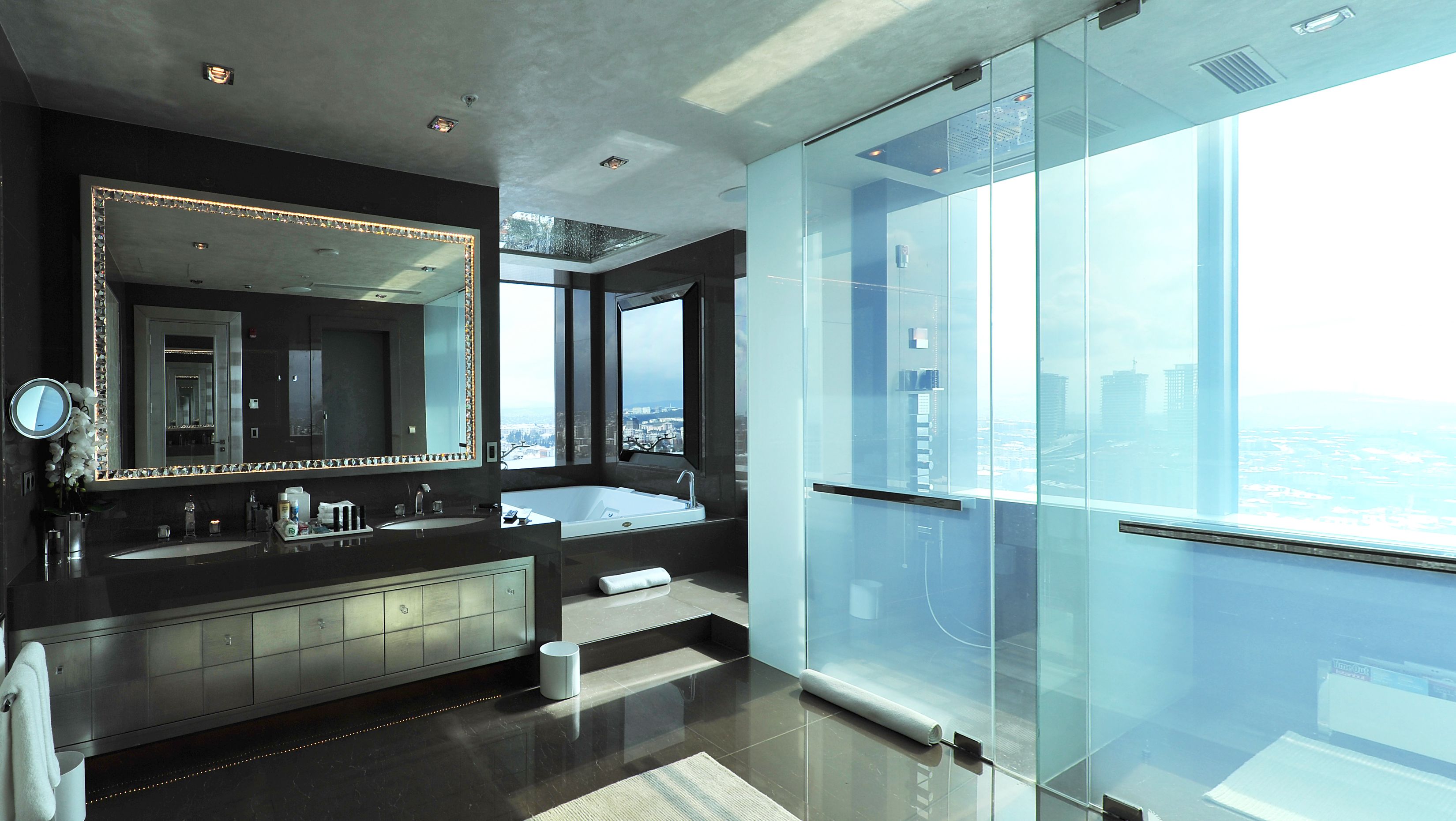 presidential suite | bathroom | free toiletries, hair dryer, bathrobes, towels