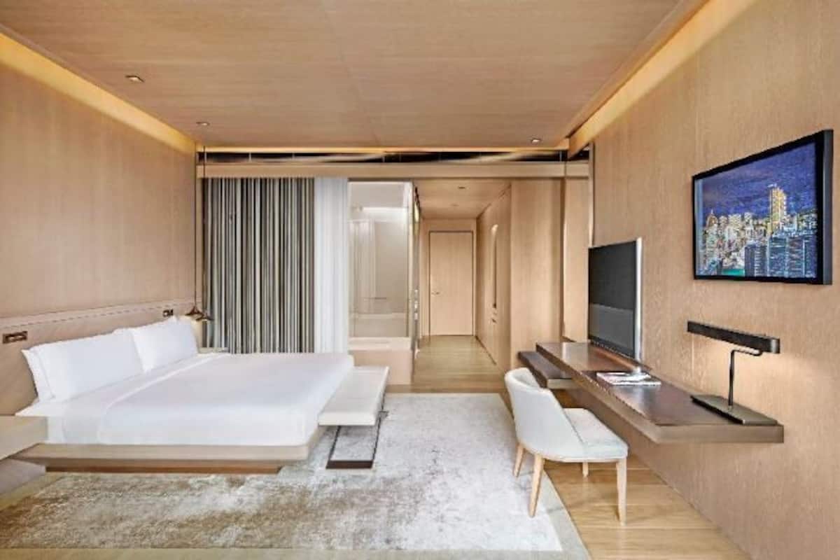 Premium bedding, minibar, in-room safe, soundproofing