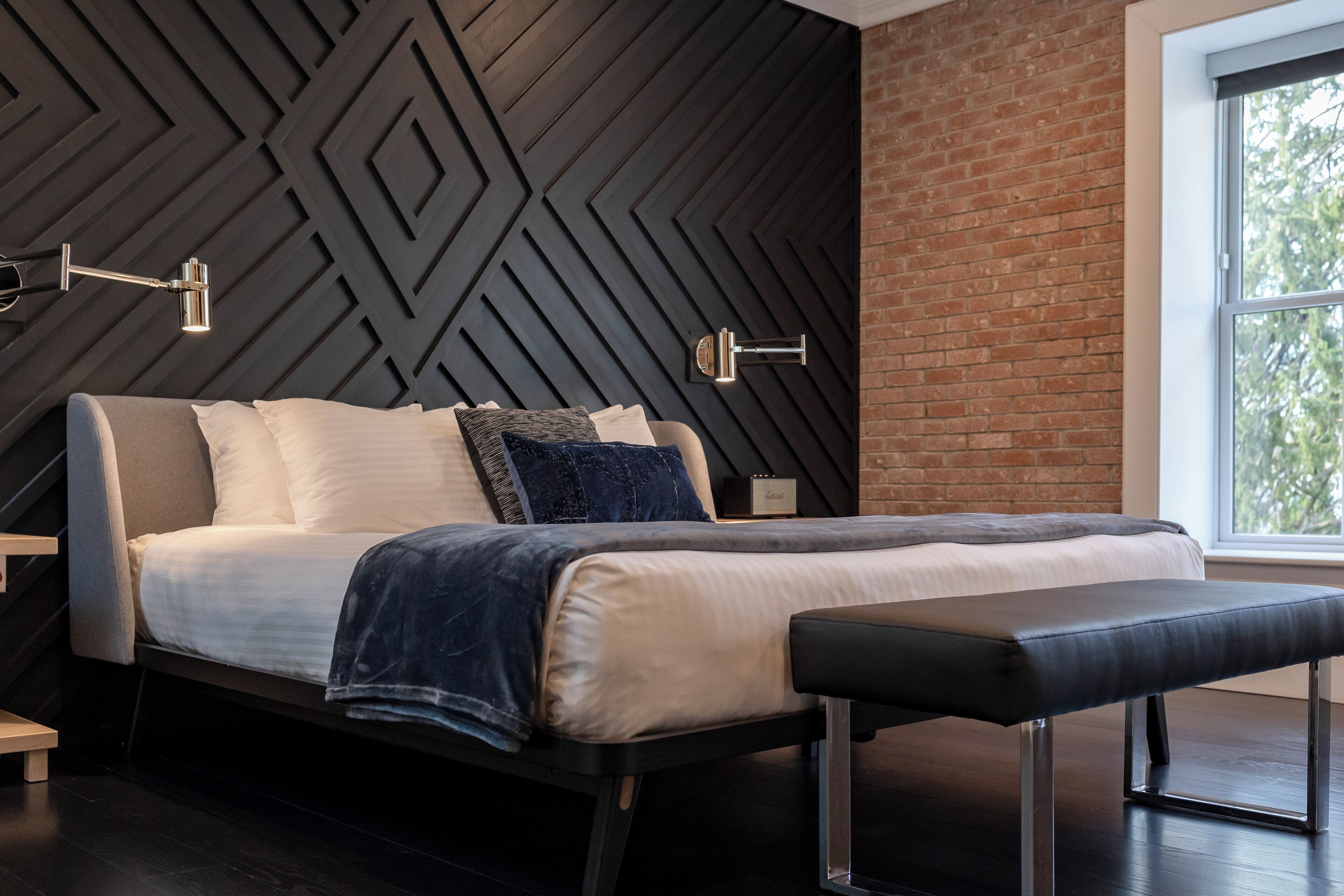 Rom – deluxe, 1 kingsize-seng | Individuelt dekorert, individuelt innredet og strykejern/-brett